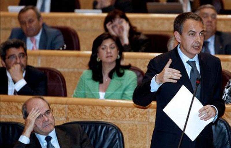 Zapatero asegura que la Seguridad Social acabará el año en superávit