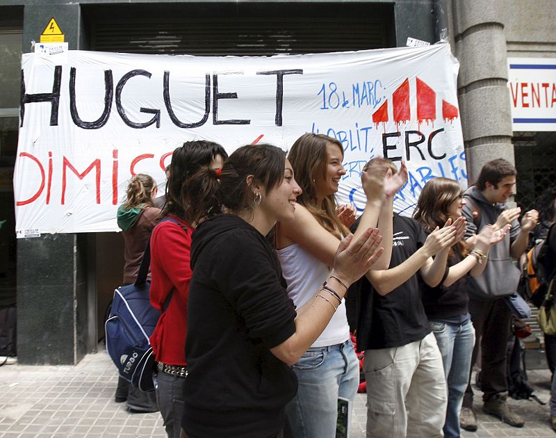 Estudiantes anti-Bolonia ocupan la sede del Departamento de Educación en Barcelona