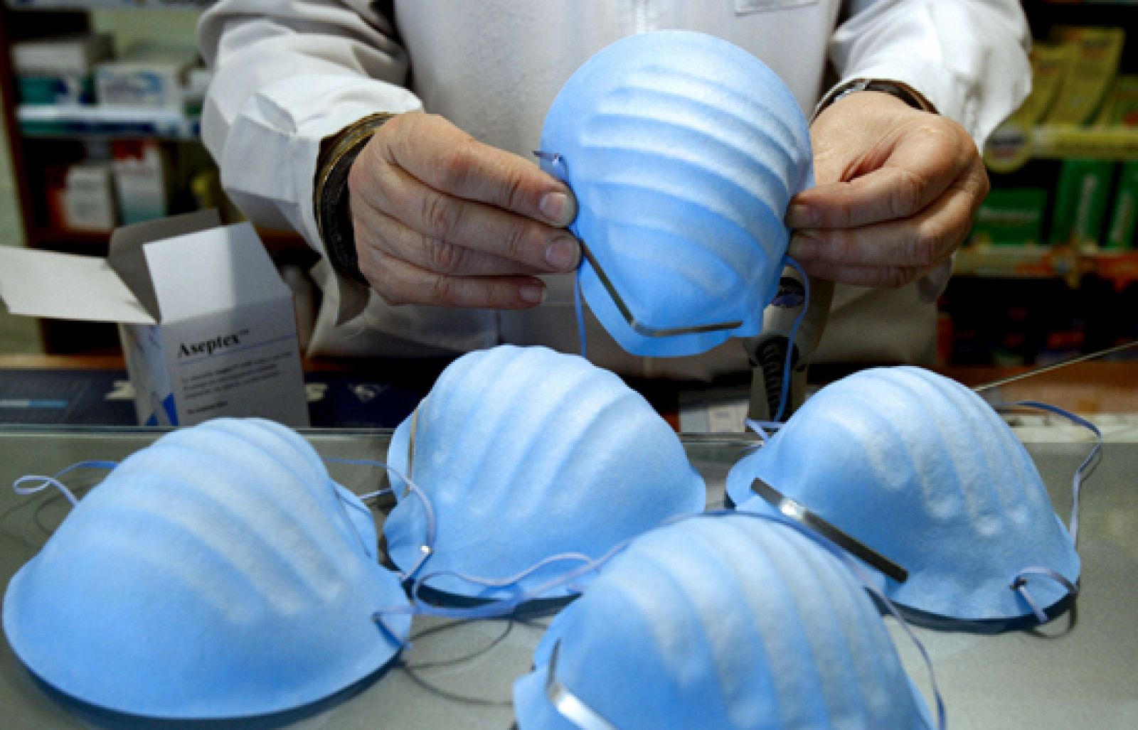 La rápida expansión de la gripe porcina ha llevado a la OMS a elevar el nivel de alerta de 4 a 5 - Ciencia y tecnología en Rtve.es | Ver