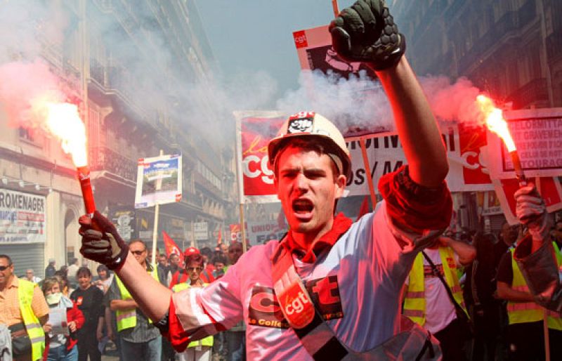 Enfrentamientos entre jóvenes radicales y policías en Turquía y Alemania por el 1º de Mayo