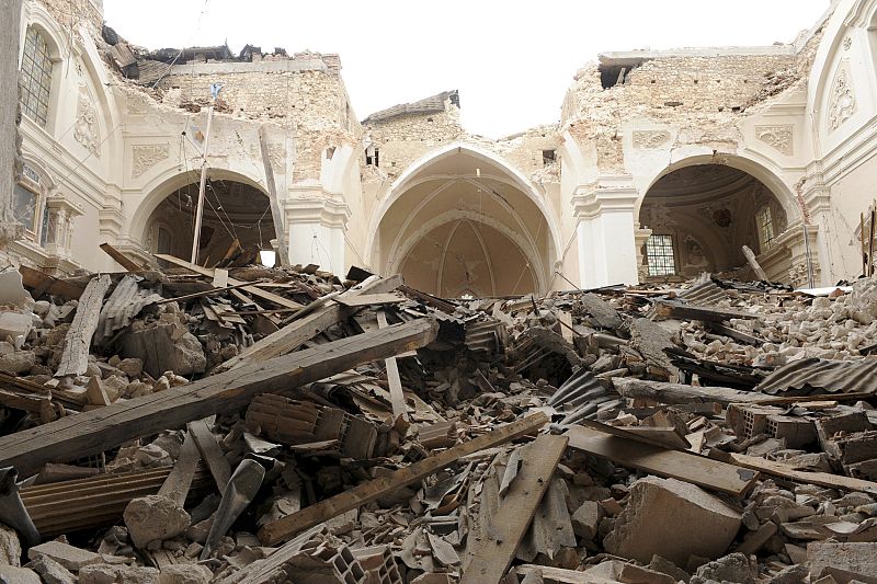 Se cumple un mes del terremoto que causó casi 300 muertos en Italia mientras la Tierra sigue temblando