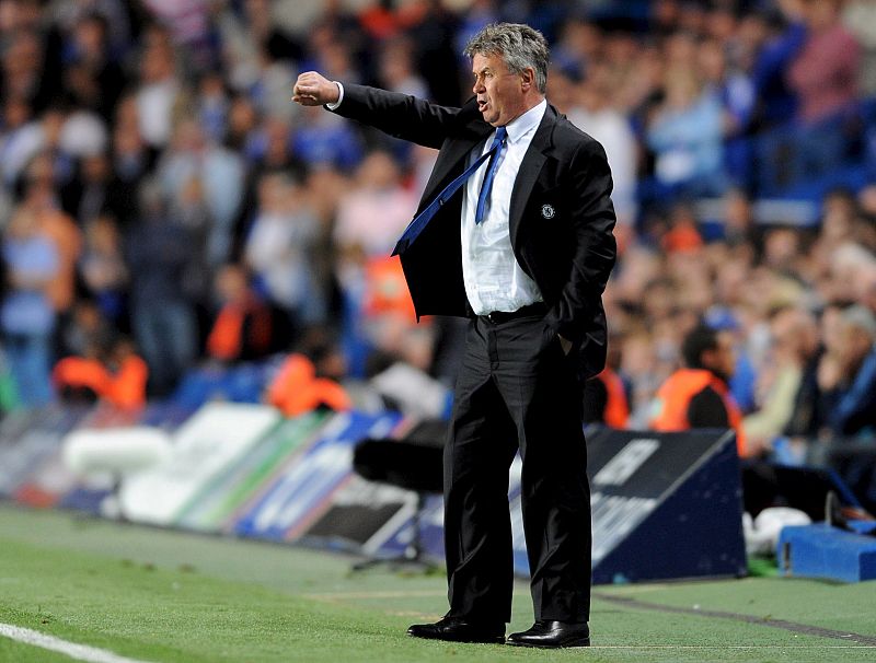 Hiddink: "No he visto una actuación peor de un árbitro en mi carrera"