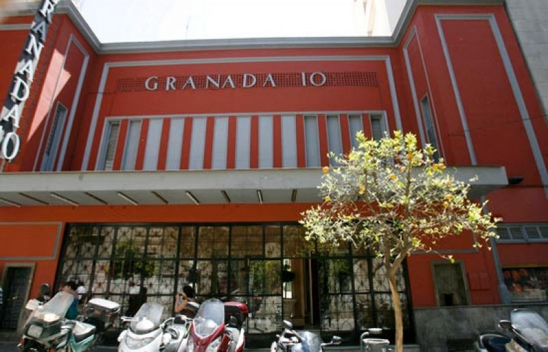Una discoteca de menores de Granada 'subastaba' niñas con billetes de Monopoly