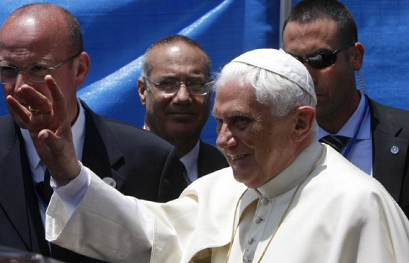 El Papa insinúa su apoyo a la solución de dos Estados a su llegada a Israel