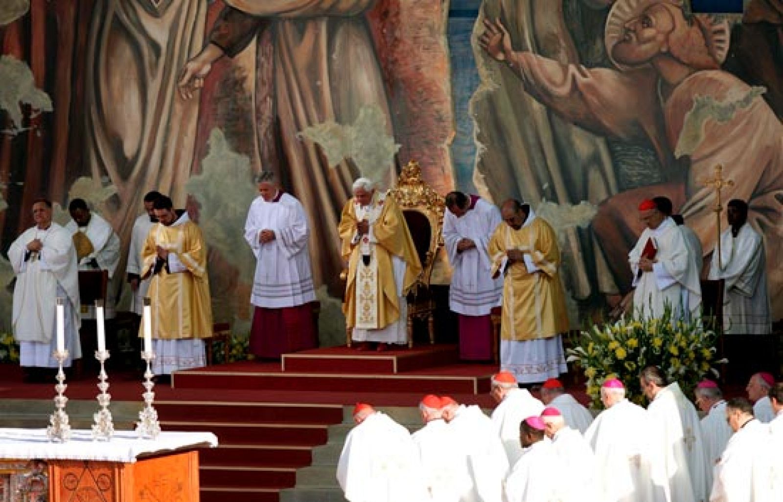 Benedicto XVI oficia misa frente al Monte de los Olivos en Israel | Ver