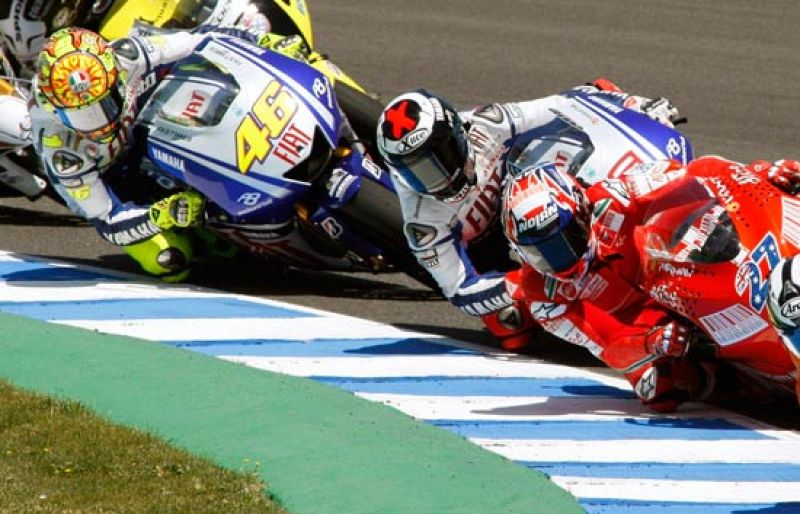 Rossi, Lorenzo y Stoner acuden a Le Mans para deshacer el empate a una victoria
