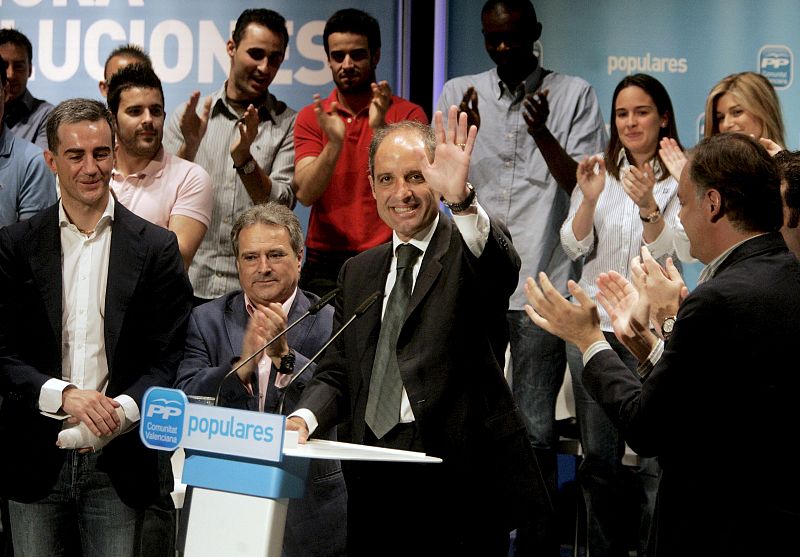 Camps critica "a los que hacen de la insidia el único camino posible"