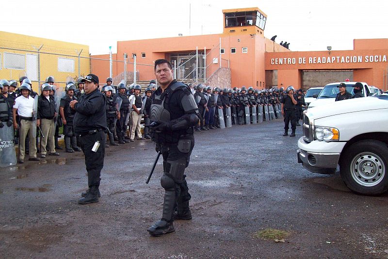Un grupo armado rescata a 53 presos de un penal en el norte de México