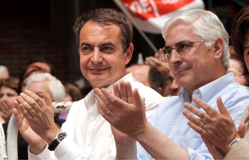 Zapatero anuncia un acuerdo con empresarios y sindicatos para salir de la crisis