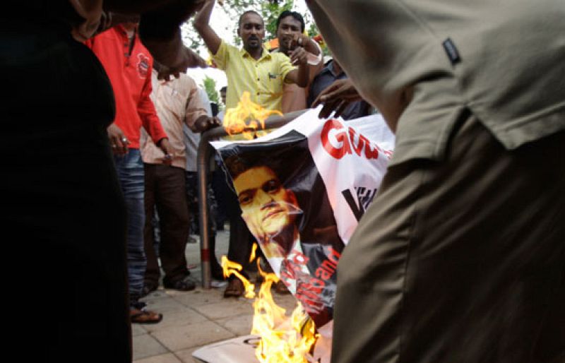 El Ejército de Sri Lanka proclama la "derrota militar" de los tigres tamiles y la muerte de su líder