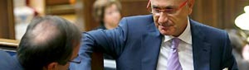 El PSOE recula y acuerda con CiU una propuesta para impulsar una reforma laboral