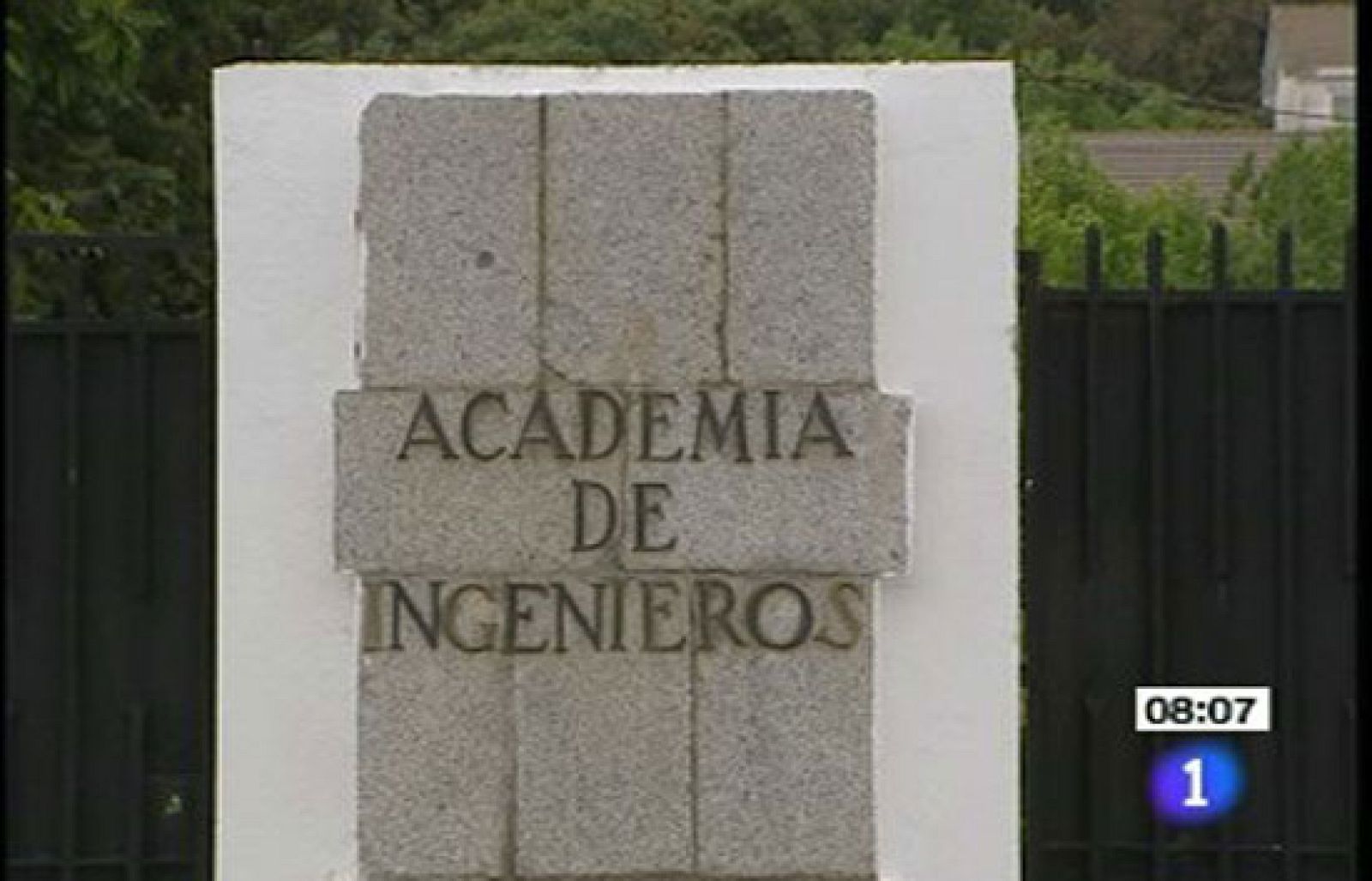 Varios grupos de escolares visitan a una base militar en Madrid en cuarentena por la gripe A - Ciencia y tecnología en Rtve.es | Ver