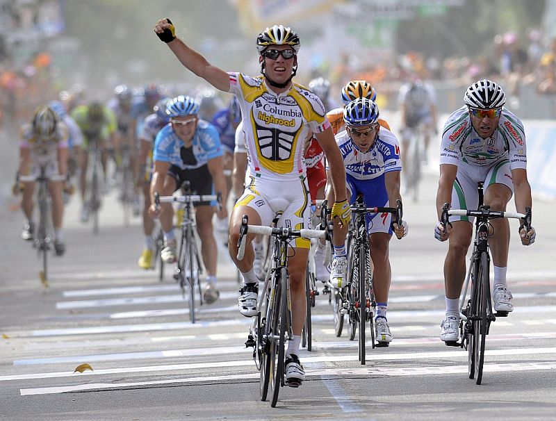 Cavendish gana la etapa y desempata con Petacchi