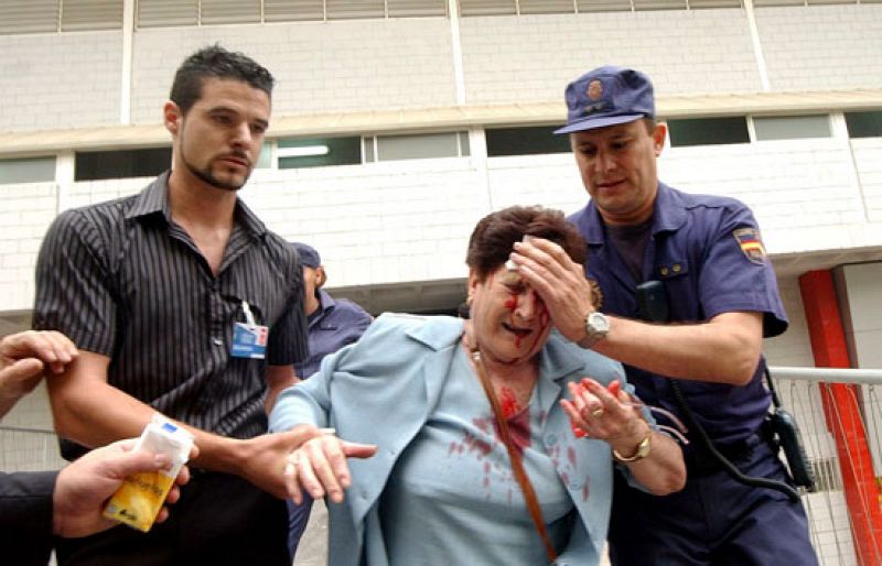 Nueve heridos leves al caer una torre de televisión antes de un mitin de Zapatero en Murcia