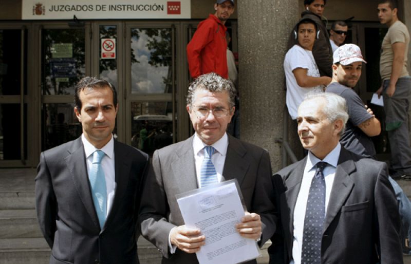 El PP de Madrid se querella contra Tomás Gómez por el injurias sobre Fundescam