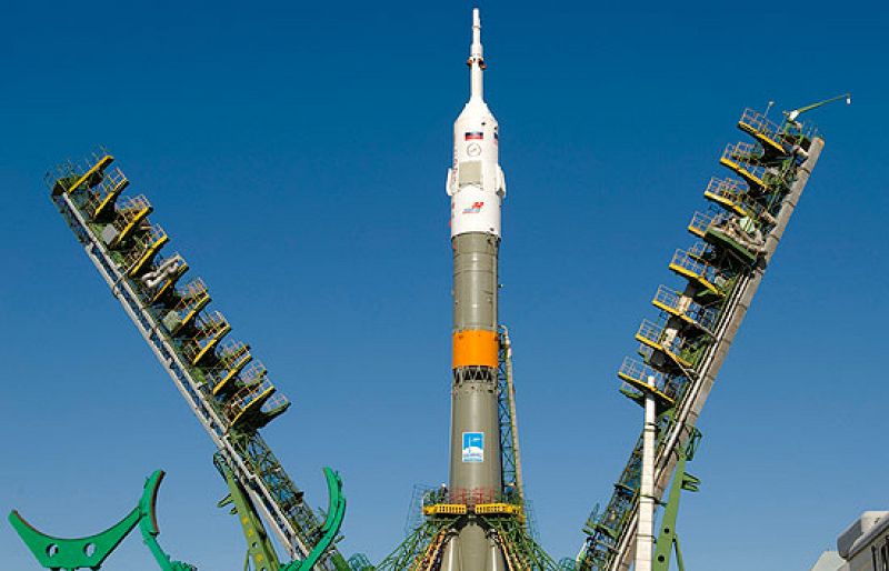 La nave Soyuz viaja hacia la ISS con el primer comandante europeo y otros dos astronautas
