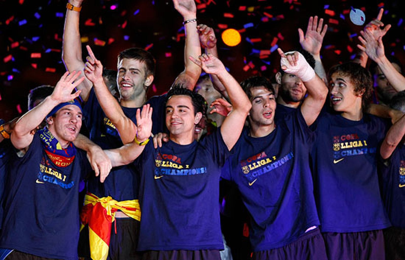 El Camp Nou se ha vestido de gala para recibir a los Campeones de Europa, de Liga y de Copa.