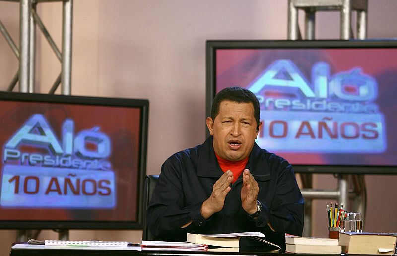 Hugo Chávez rechaza un debate con Vargas Llosa