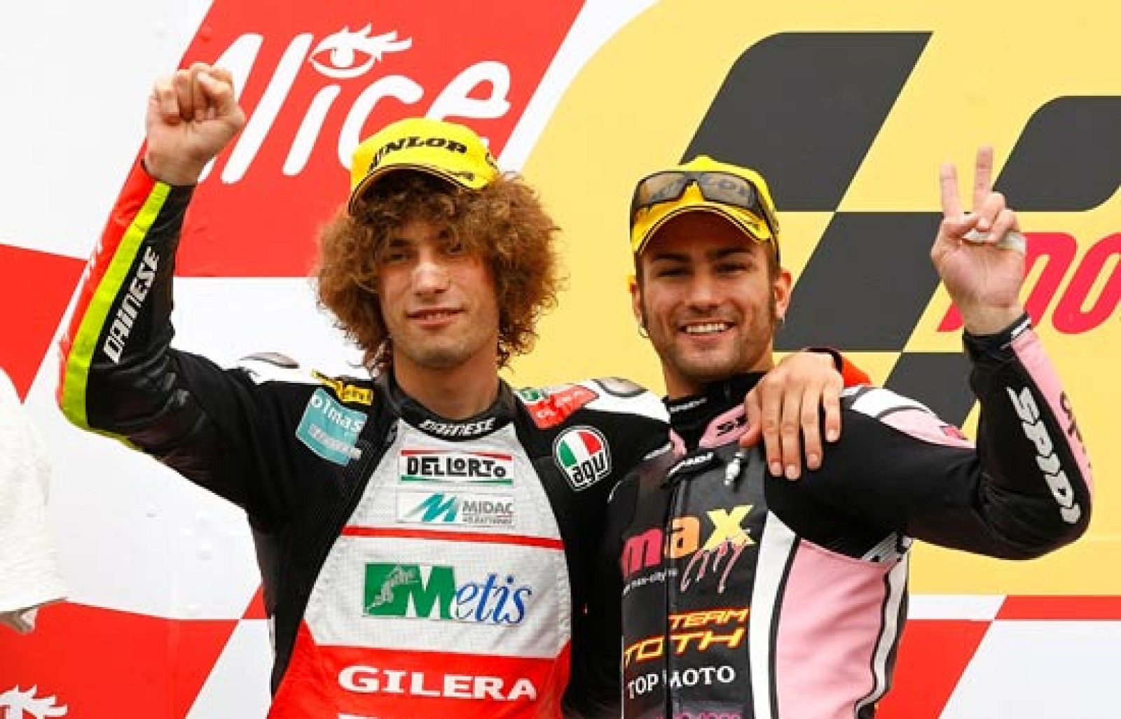 Pasini aprovecha para ganar la lucha entre Simoncelli y Bautista. En 125, victoria de Smith.