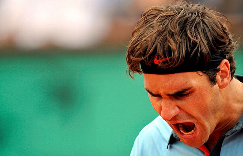 Federer remonta y se coloca en cuartos de final