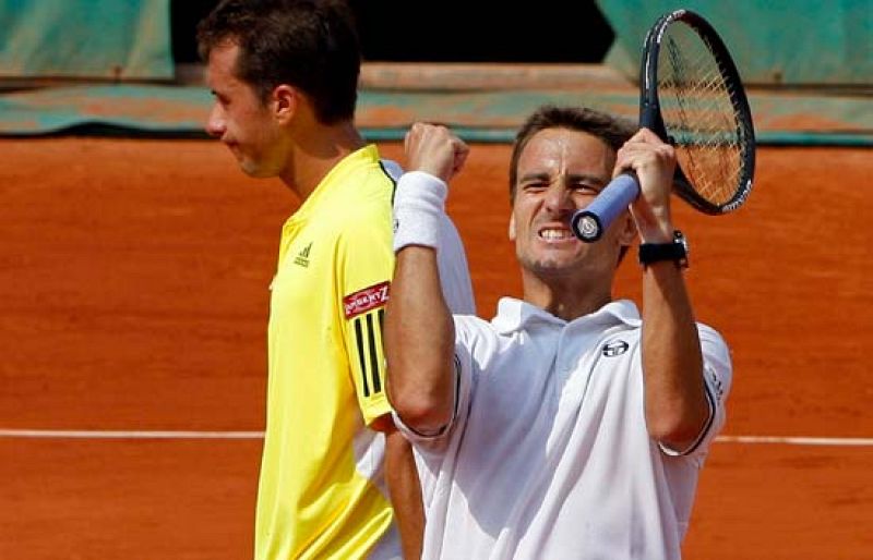 Robredo vence a Kohlschreiber y se coloca en cuartos de final