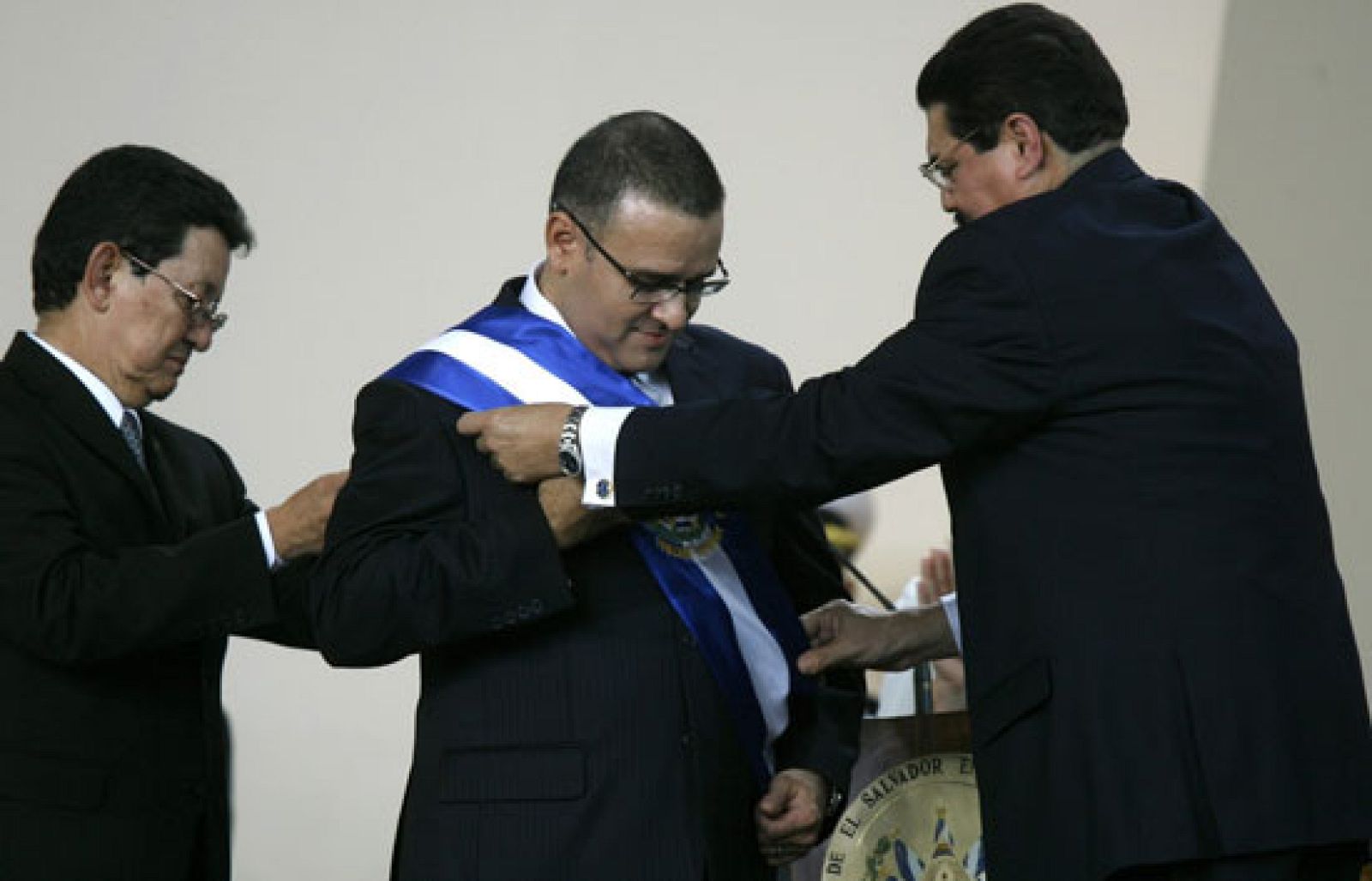 Mauricio Funes jura como presidente de El Salvador | Ver