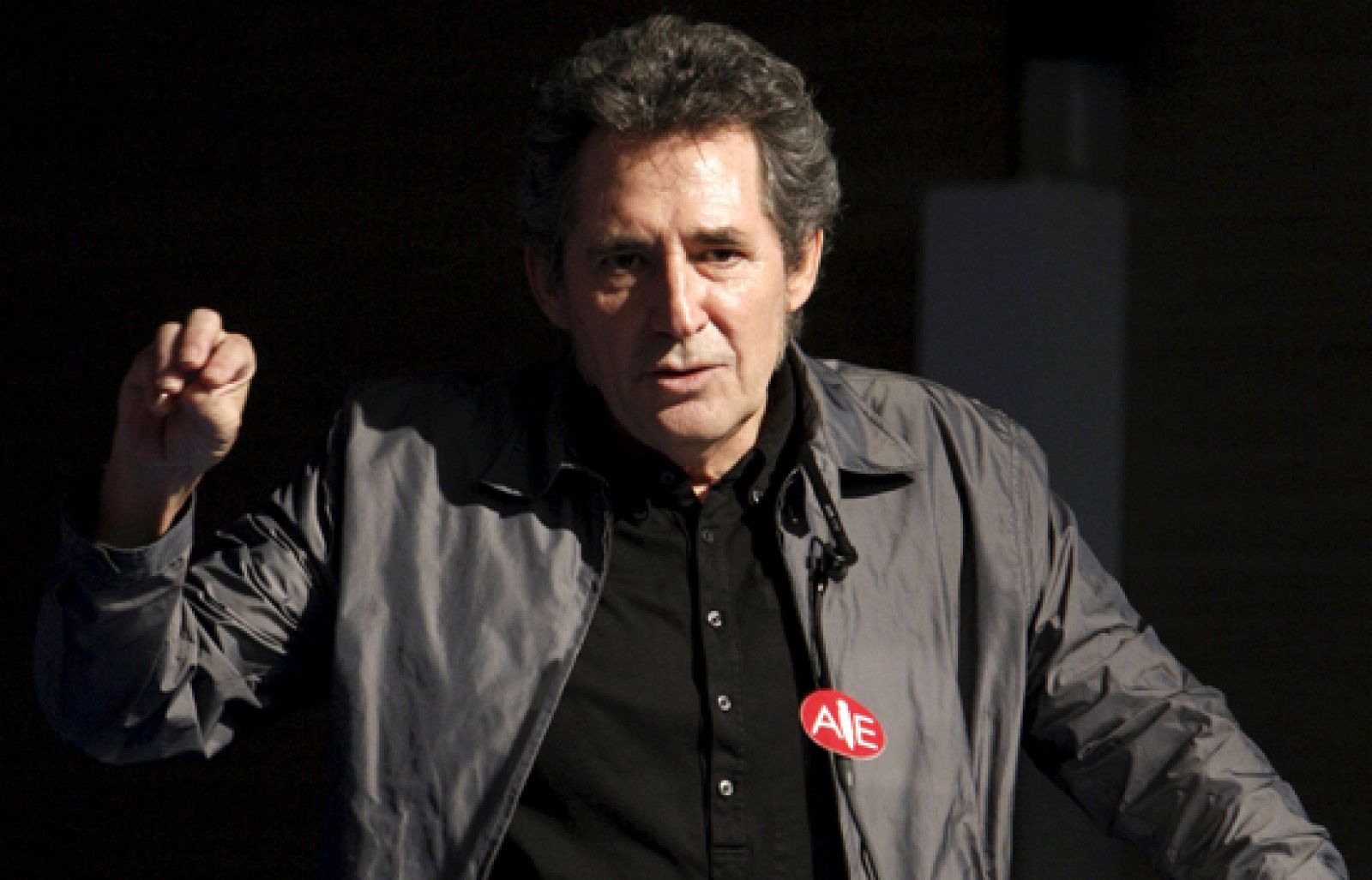 "Bienvenidos" es el disco en el que 23 artistas hacen un homenaje a Miguel Ríos interpretando sus canciones | Ver