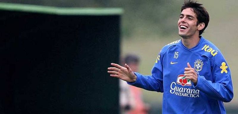 Kaká evita a los medios y se concentra con la selección brasileña