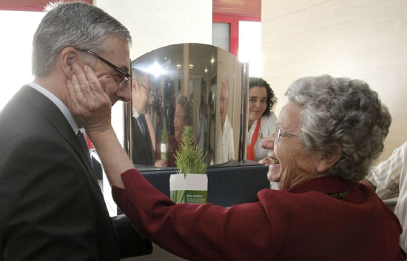 Fomento anuncia un plan de ahorro energético en todas las estaciones de tren