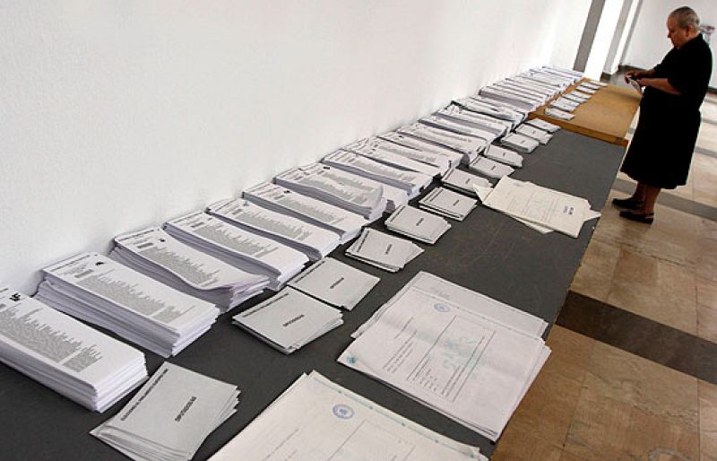 La participación en las Elecciones Europeas se mantiene en España en un 33,96%, igual que en 2004