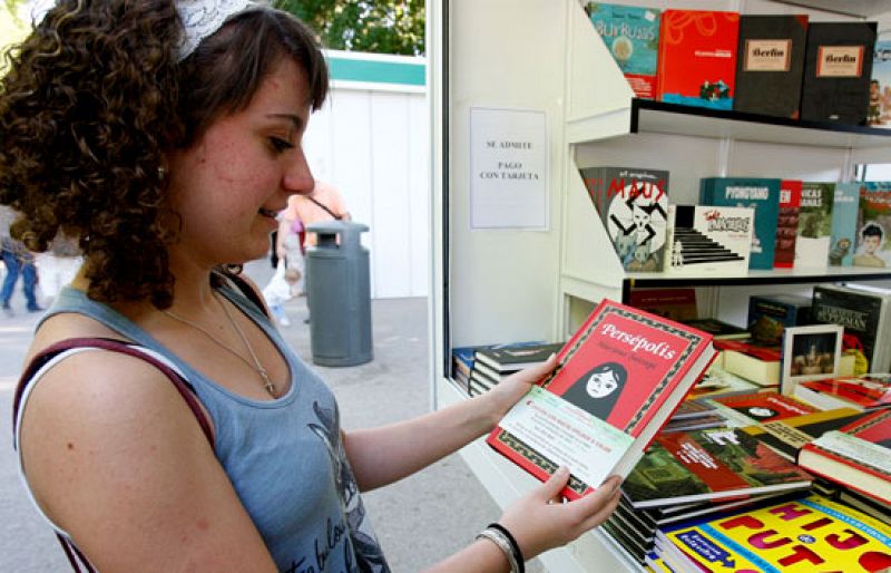 Los libros peor vendidos buscan un hueco en la Feria del Libro de Madrid