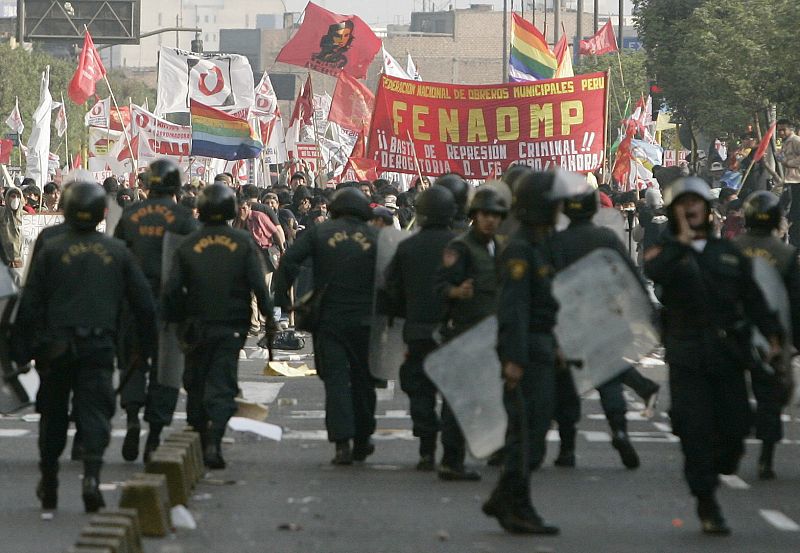 Los enfrentamientos de la Amazonía peruana llegan a Lima en una marcha de apoyo a los nativos