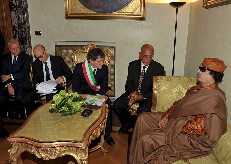 La visita de Gadafi al Congreso corta el tráfico de Roma durante horas y luego no aparece