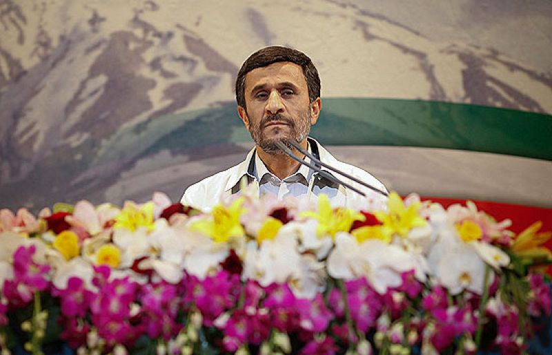 Ahmadineyad advierte que no habrá cambios en la política nuclear de Irán durante su segundo mandato