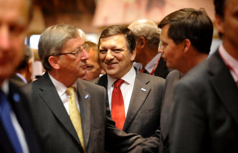 Moratinos se enfrenta a los socialistas europeos al defender la elección de Barroso por la vía rápida