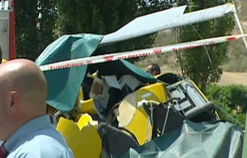 Mueren los dos ocupantes de un helicóptero de bomberos al estrellarse en Barcelona