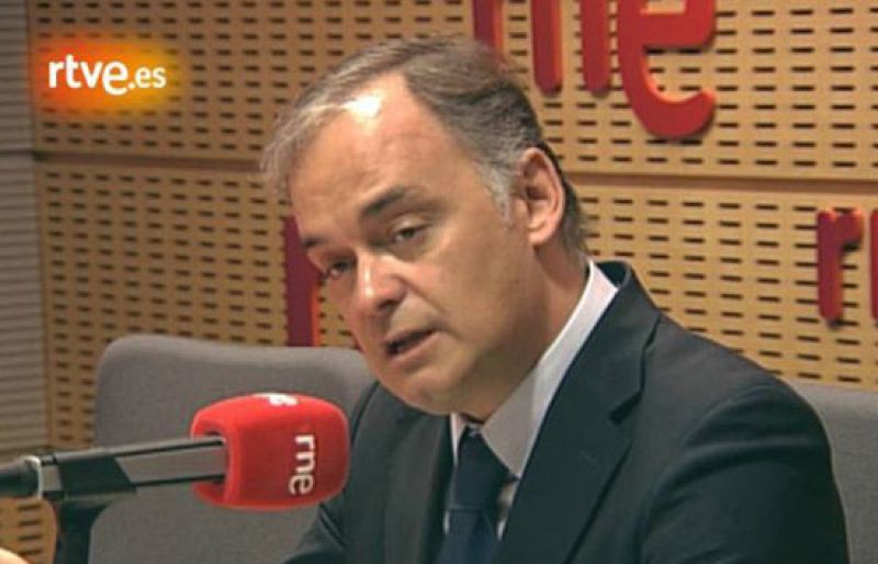 Esteban Gónzalez Pons dice que "mucha gente" piensa que Bárcenas debería dejar el PP