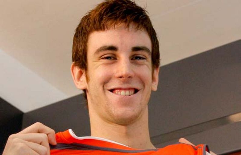 Claver y Llull esperarán para cruzar el charco