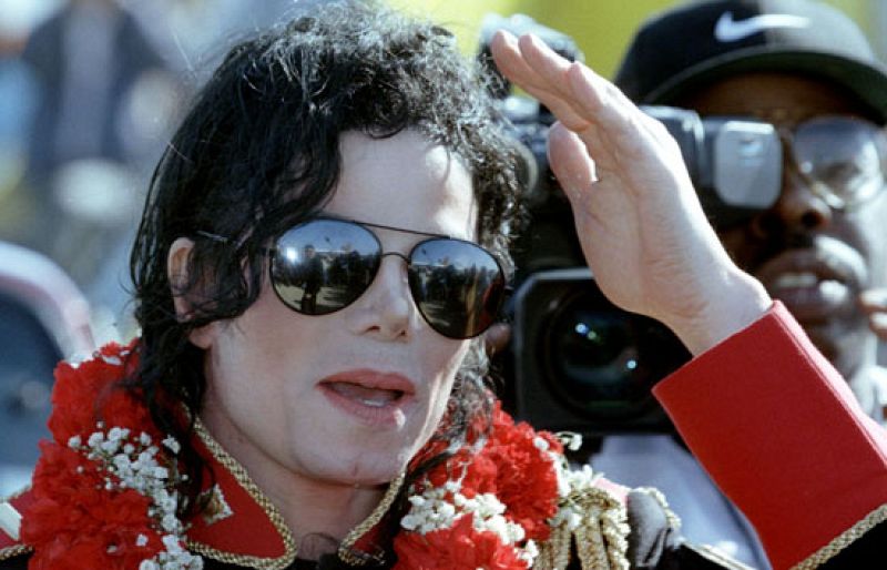 El ex abogado de la familia Jackson insiste en que abusaba de los sedantes