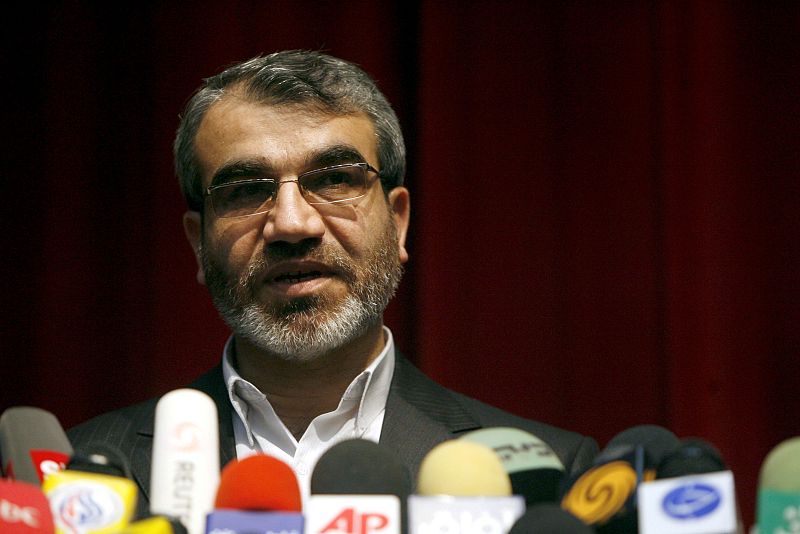 Los Guardianes dan por cerrado el proceso electoral y Musaví insiste en repetir los comicios