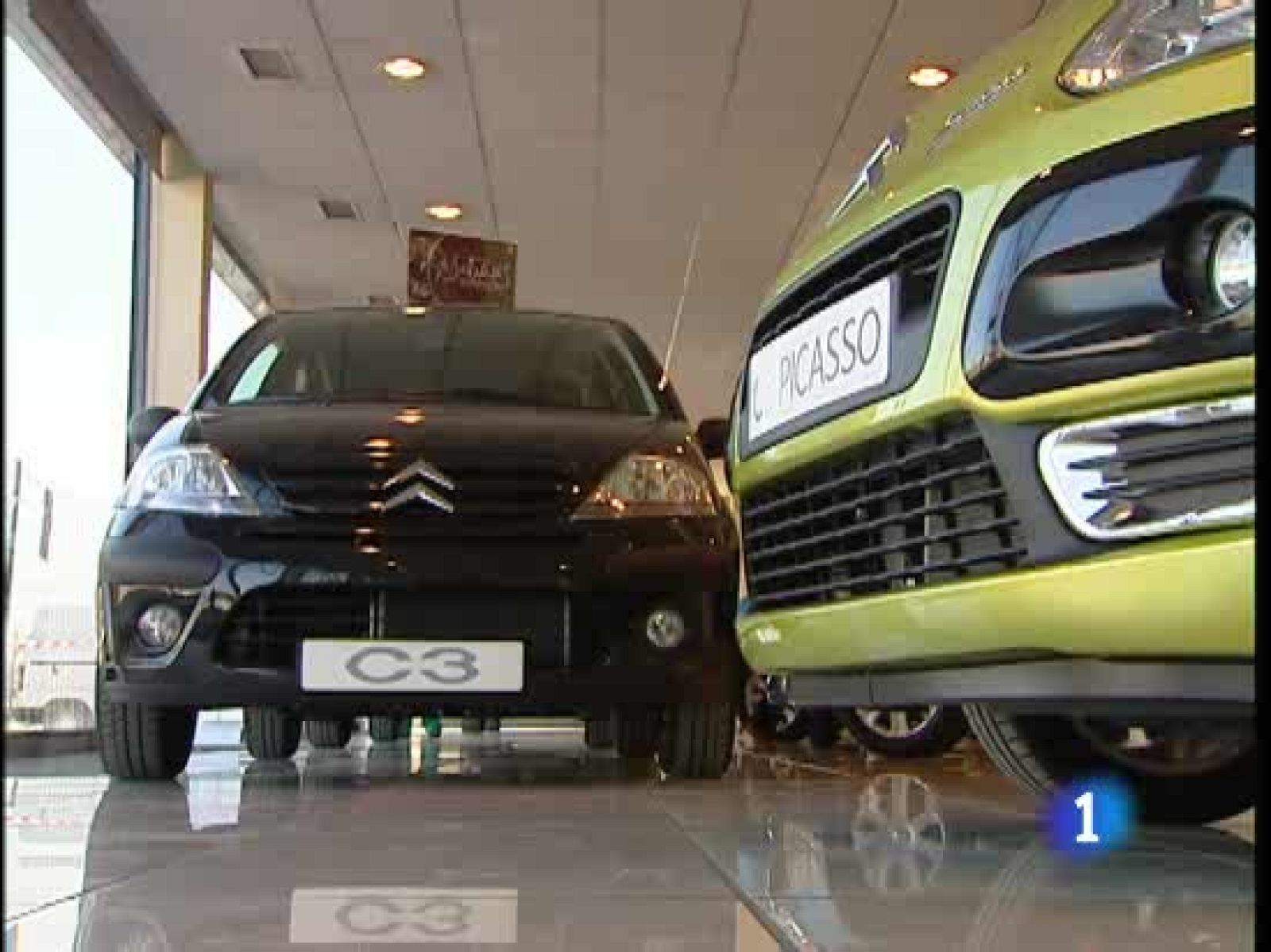 Las ayudas del Plan 2000E han amortiguado la caída de las matriculaciones de coches | Ver