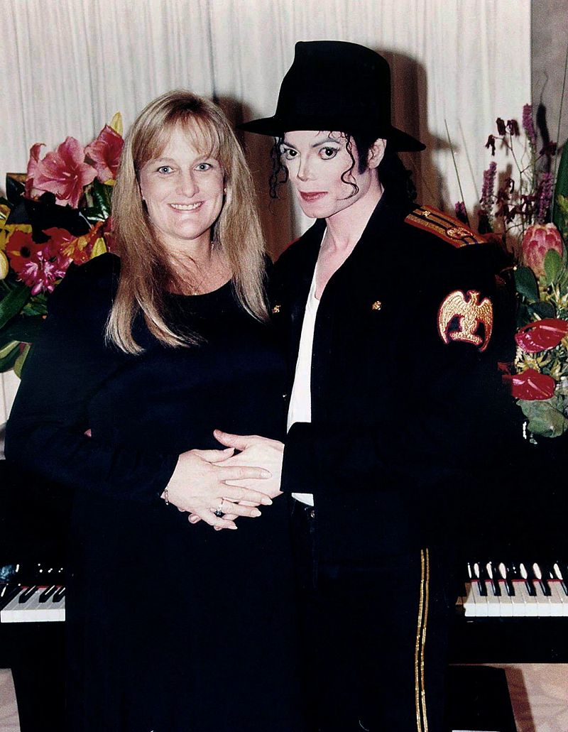 La ex mujer de Michael Jackson pedirá la custodia de los niños del artista