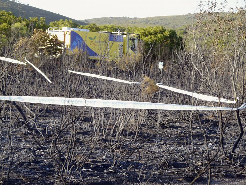 Dan por controlado el incendio en Cabañeros aunque siguen trabajando equipos de extinción
