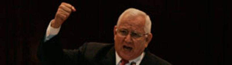 La OEA ultima la expulsión de Honduras mientras Micheletti quiere la salida del organismo