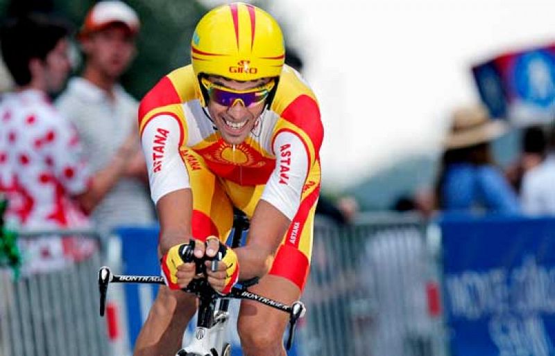 Contador manda y Cancellara lidera