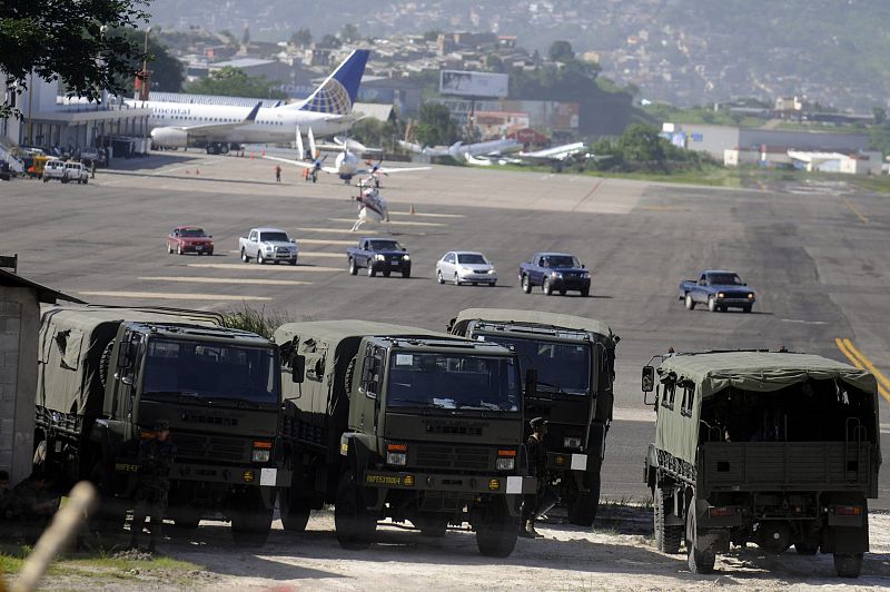 El Gobierno interino de Honduras no dejará aterrizar al derrocado presidente Zelaya