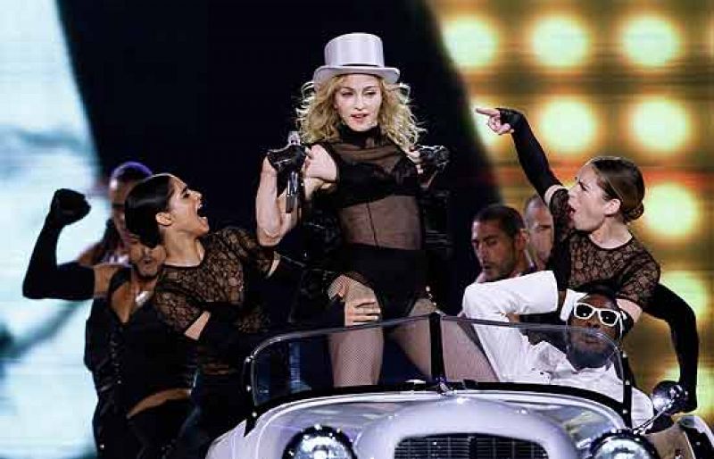Madonna rinde homenaje a Michael Jackson en su actuación en Londres