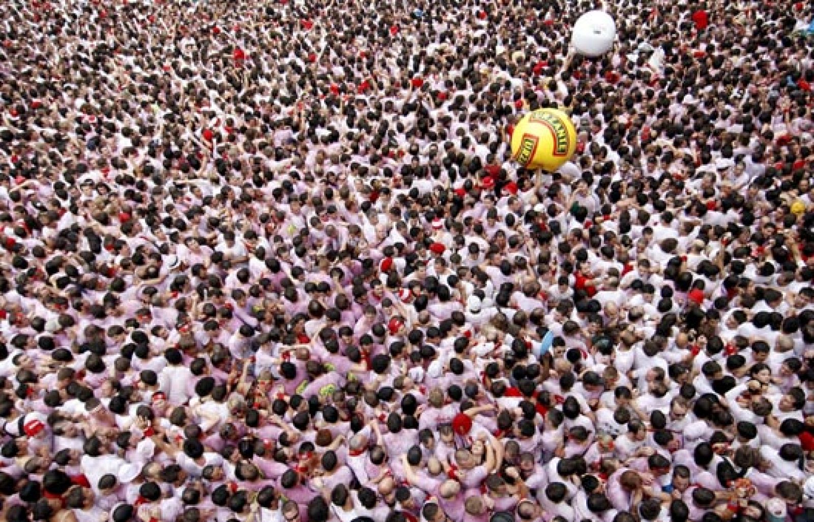 Con el chupinazo, han arrancado en Pamplona las fiestas de San Fermín | Ver