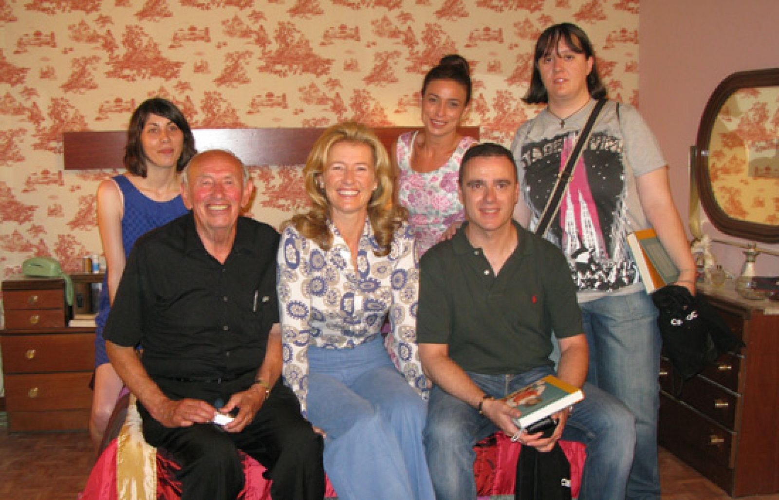 España Directo - Los seguidores de "Cuéntame" visitan San Genaro | Ver