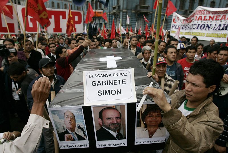 Tras la dimision del primer ministro, los peruanos piden ya la cabeza del presidente Alan García